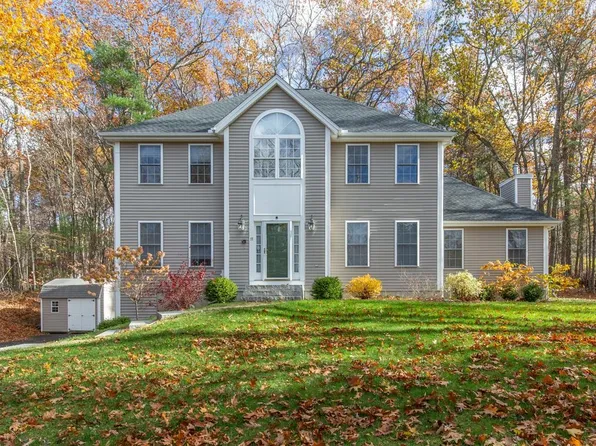 11 Queens Way, Merrimack, NH 03054