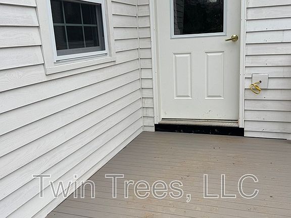 5th image of 6091 Main St