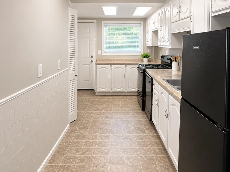 10300 Dudley Dr — Photo 10