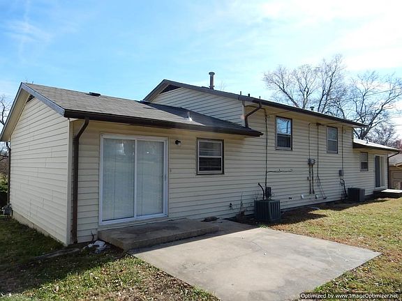 3rd image of 3218 Elmwood Ave