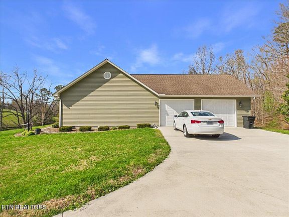 5th image of 950 Coolidge Rd