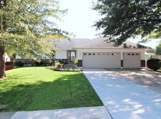 10587 Bradshaw St, Overland Park, KS 66215