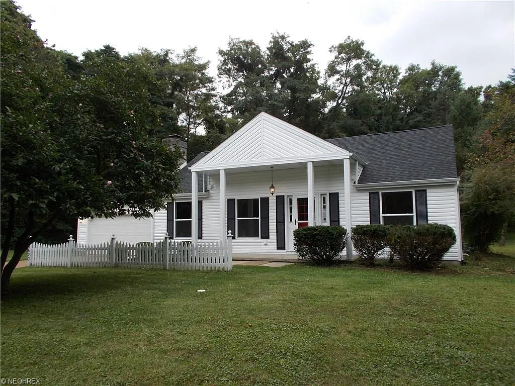 14620 Darrow Rd photo 1