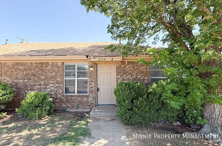 2119 S Loop 289 #B — Photo 19