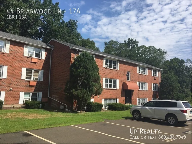 44 Briarwood Ln #17A — Photo 3