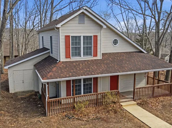 109 Hilltop Ct, Cross Junction, VA 22625