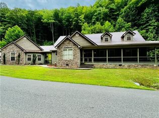 2299 Striker Fork Rd, Chapmanville, WV 25508