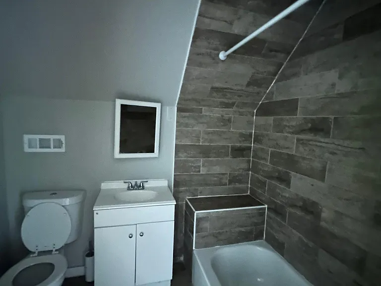 198 Wolcott St #2 — Photo 14