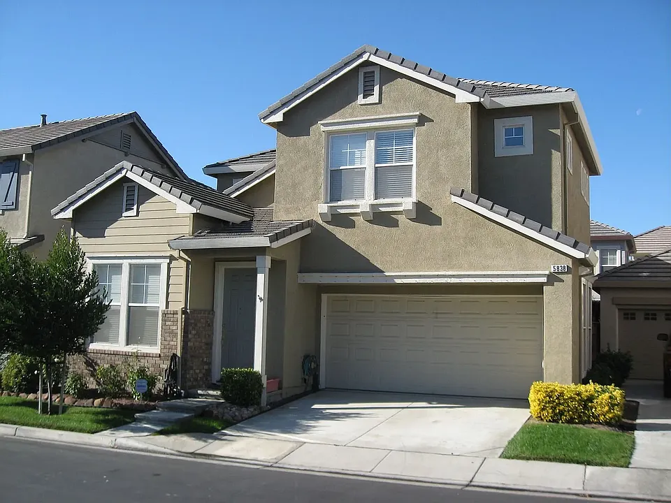 5838 Shadow Hill Dr