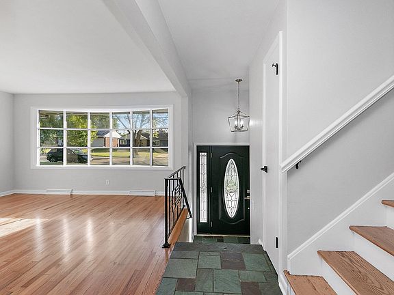 3rd image of 3620 Huffman Blvd