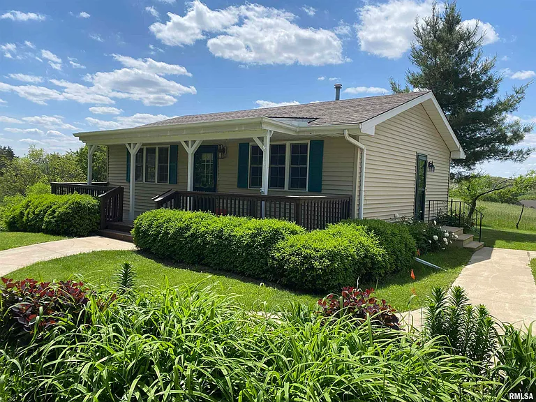 6525 N Kramm Rd — Photo 4