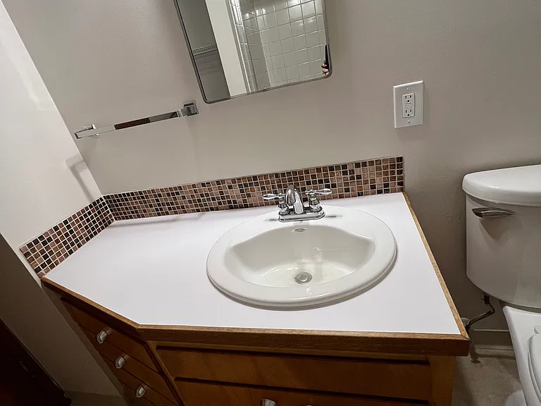 103 E Lynn St #202 — Photo 11