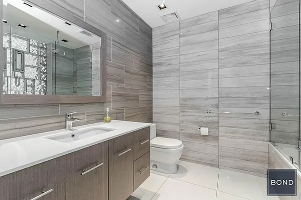 Rented by Bond New York | media 39