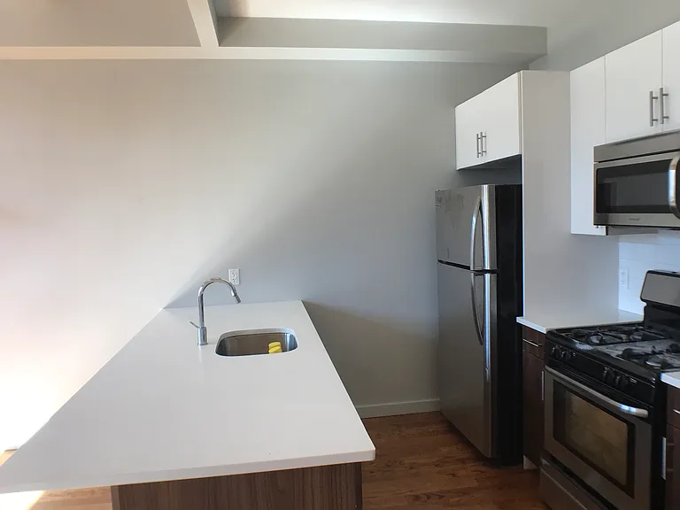 566 Dekalb Ave #3F — Photo 6
