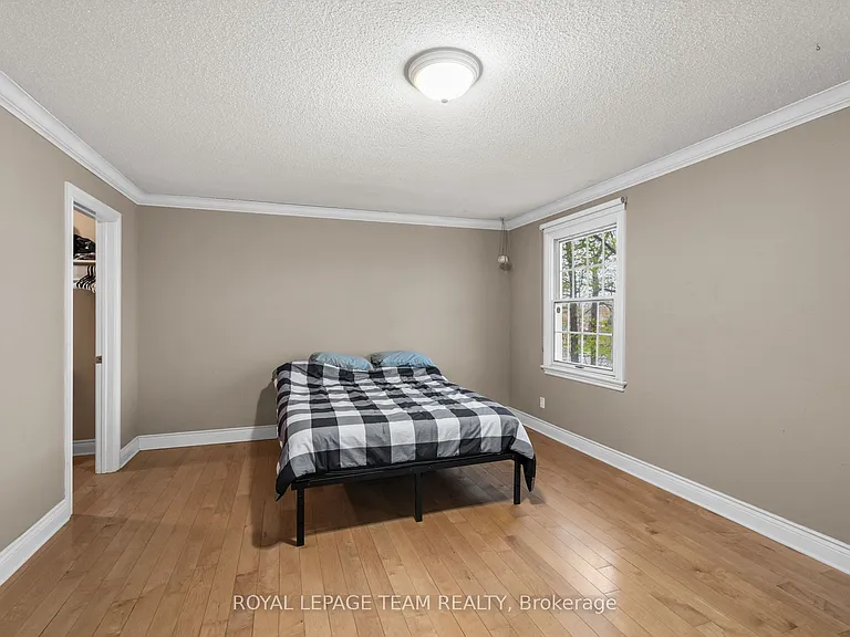 3162 Woodroffe Ave — Photo 21