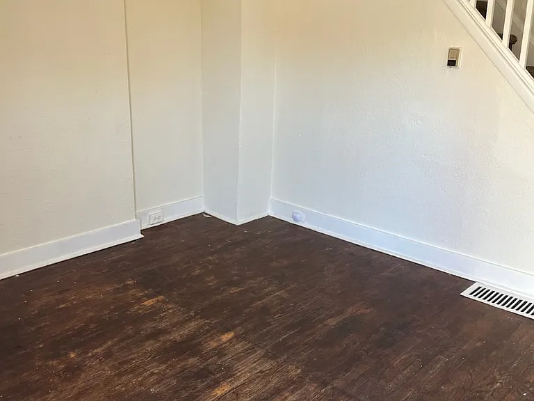 204 Pearl St — Photo 4