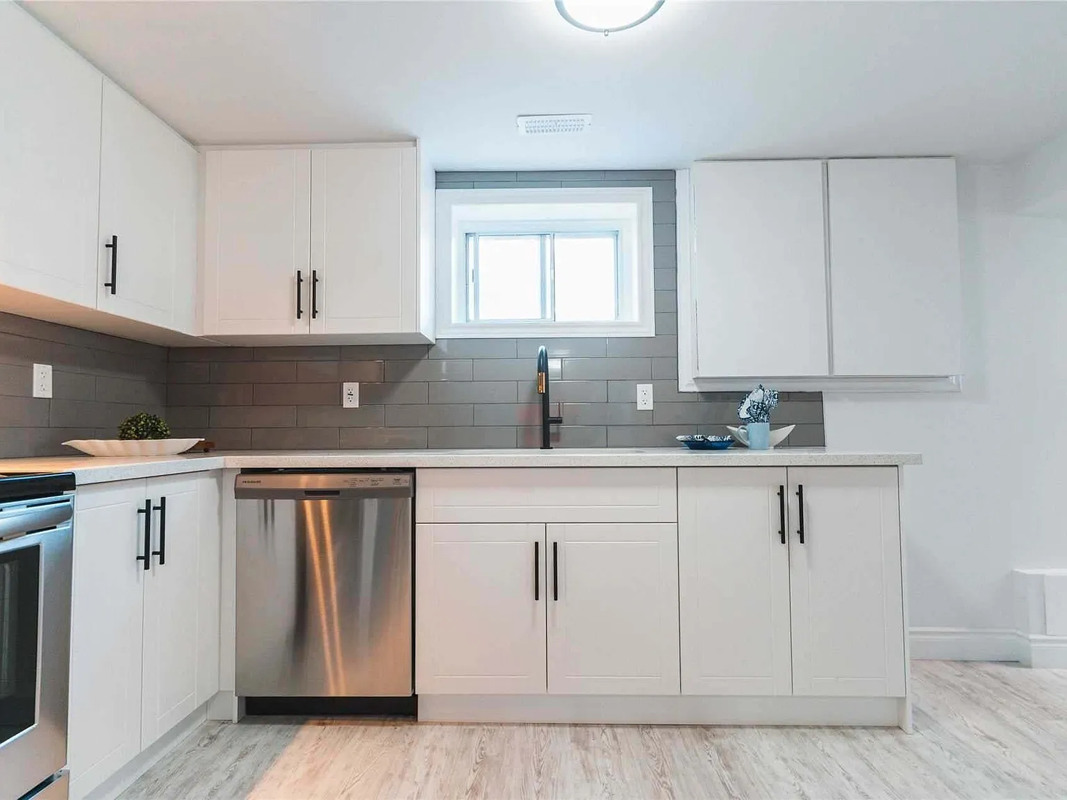 3 bed, 1200 sqft, $1,650 — Photo 2