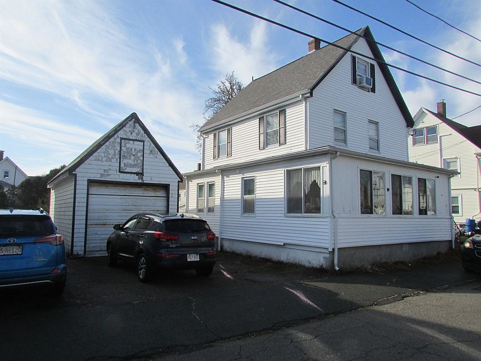 2nd image of 9 Holyoke St