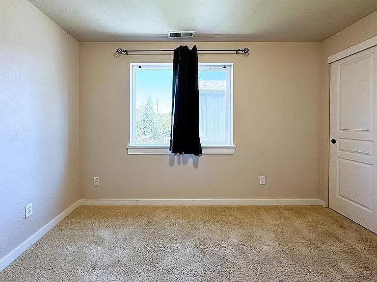 2523 Mountain Ter — Photo 21