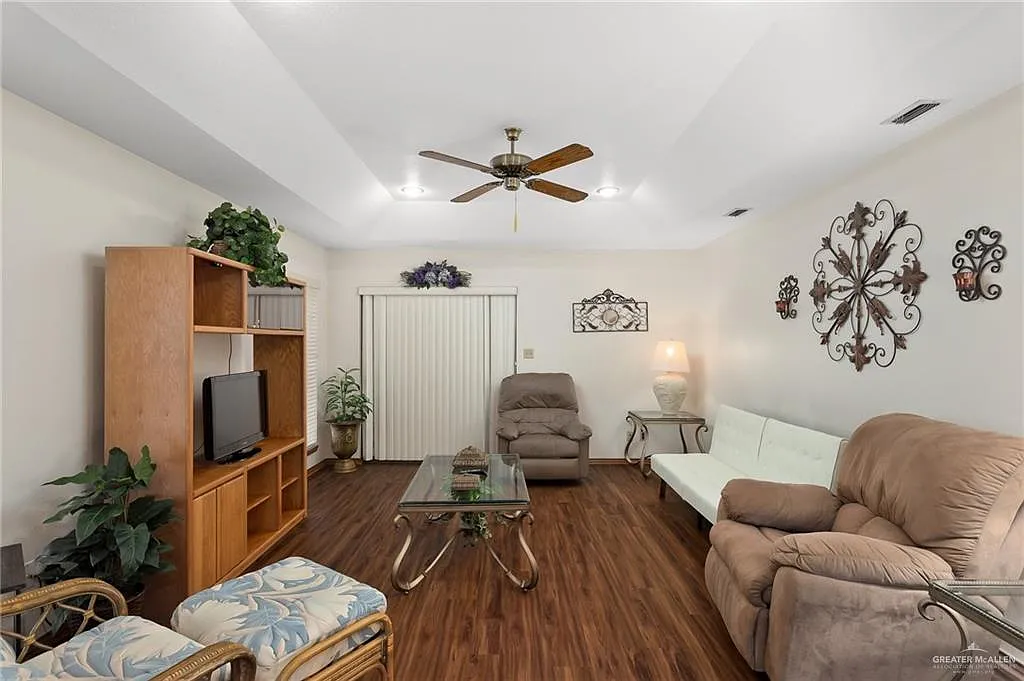 2 bed, 2.0 bath, 1537 sqft, $1,550 — Photo 2