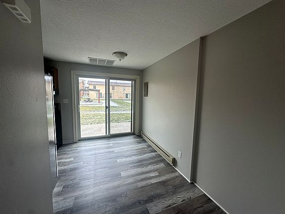 3rd image of 554 W 42nd St