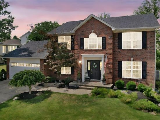 33 Hollandbush Ct, Saint Peters, MO 63304