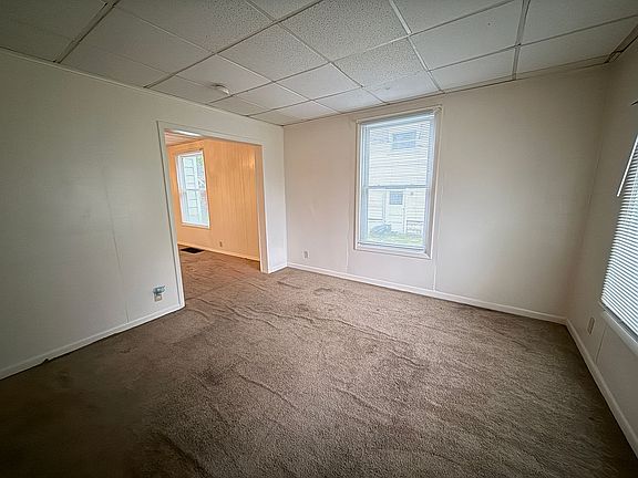 3rd image of 205 S Pleasant St