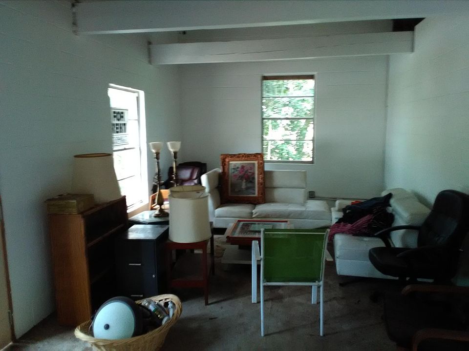 1st image of 503 E Powell Ln