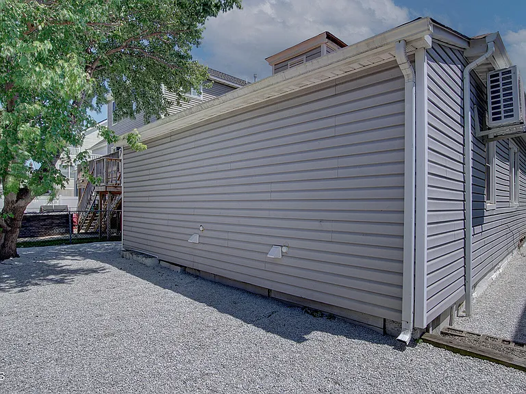 19 Bayview Ave #B — Photo 27