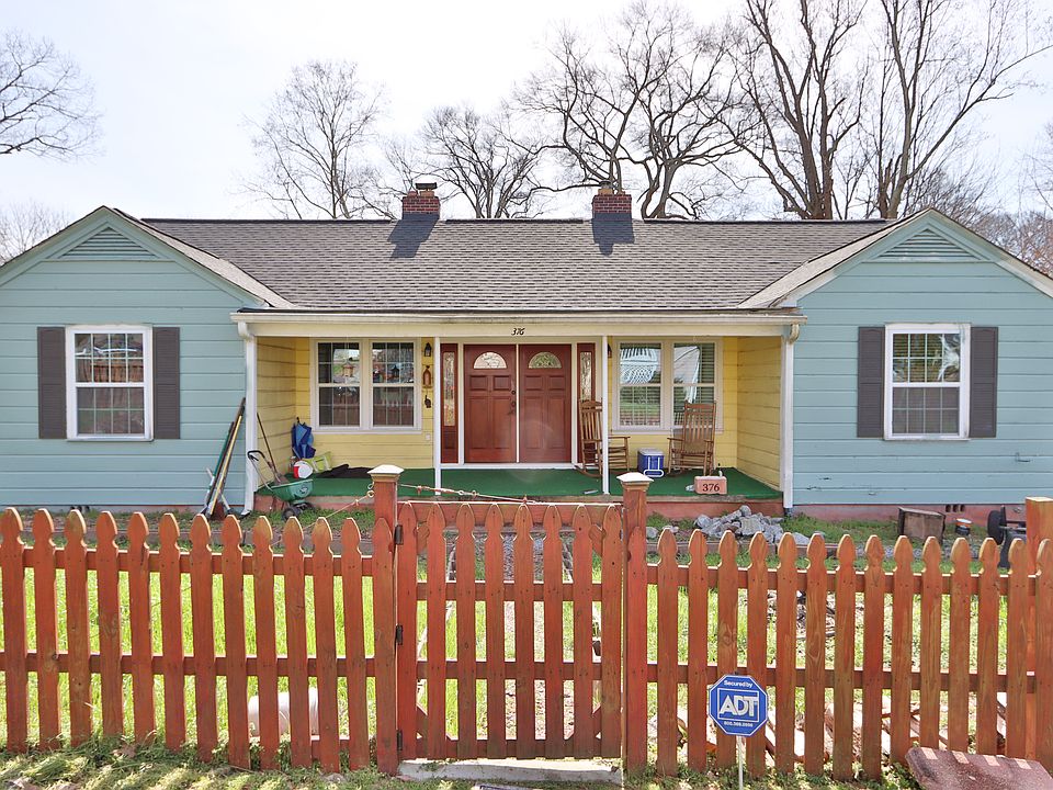1st image of 376 Phillips Dr SE