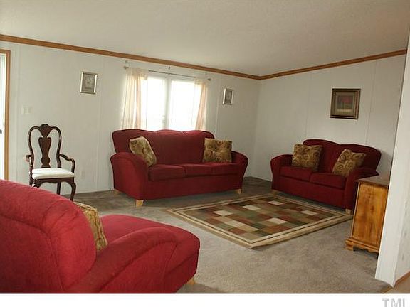 3rd image of 104 Sweetwater Ct