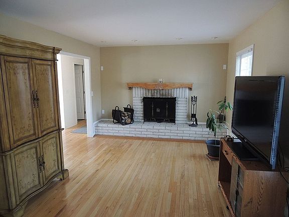 2nd image of 5899 Tabor Dr