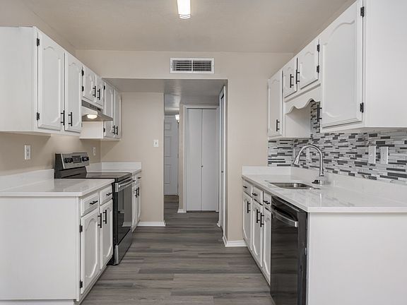 3rd image of 4500 Larner St