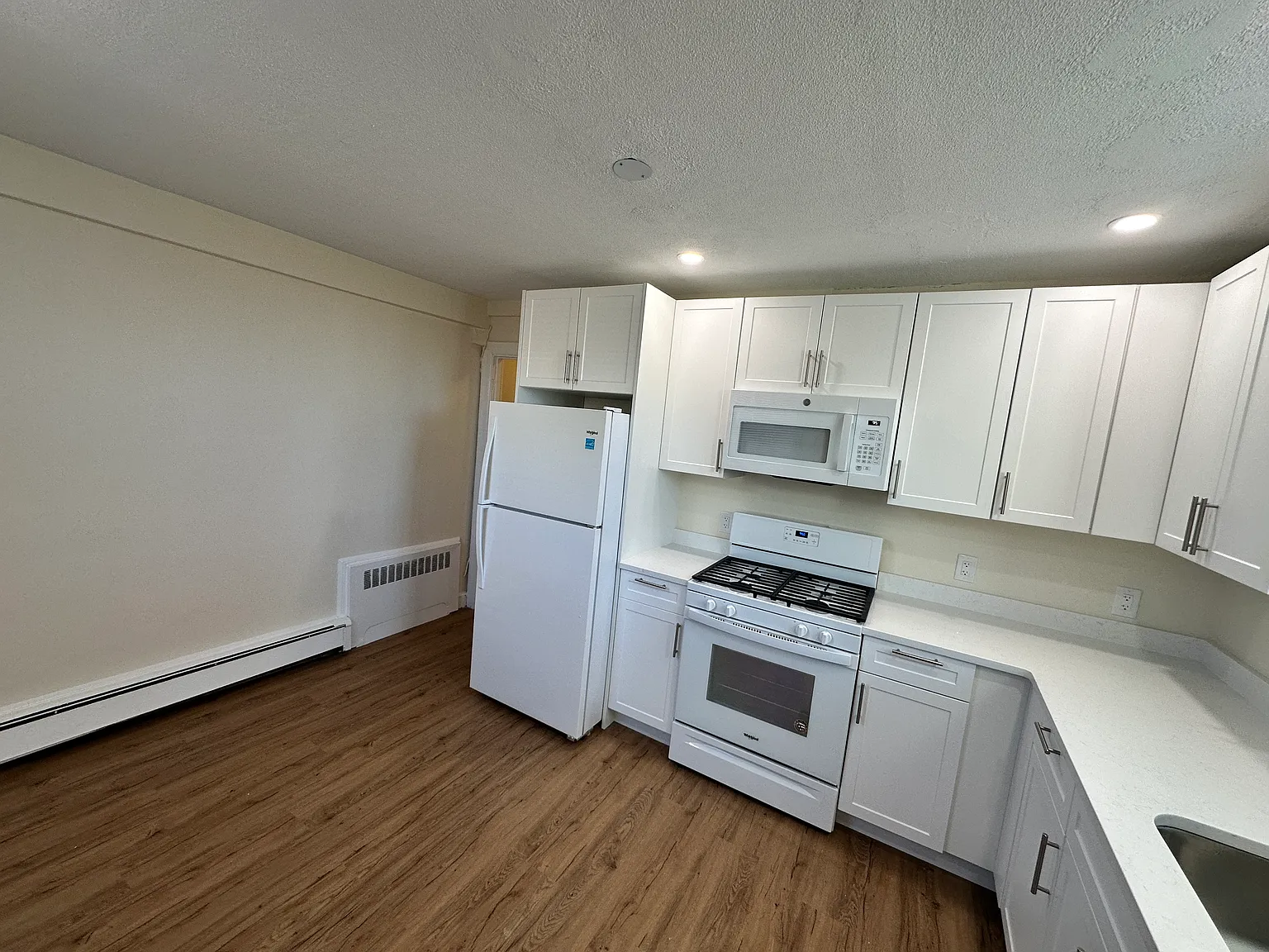 176 Summit Ave — Photo 2