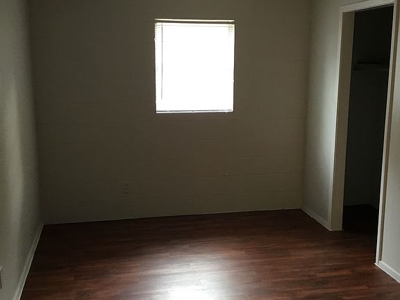 5th image of 1024 Holly Oak St