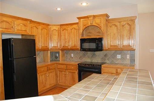 3rd image of 1406 Rock Creek Dr