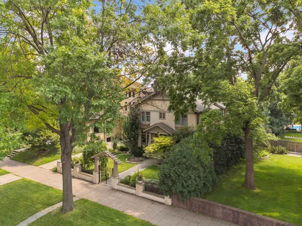 582 Summit Ave, Saint Paul, MN 55102