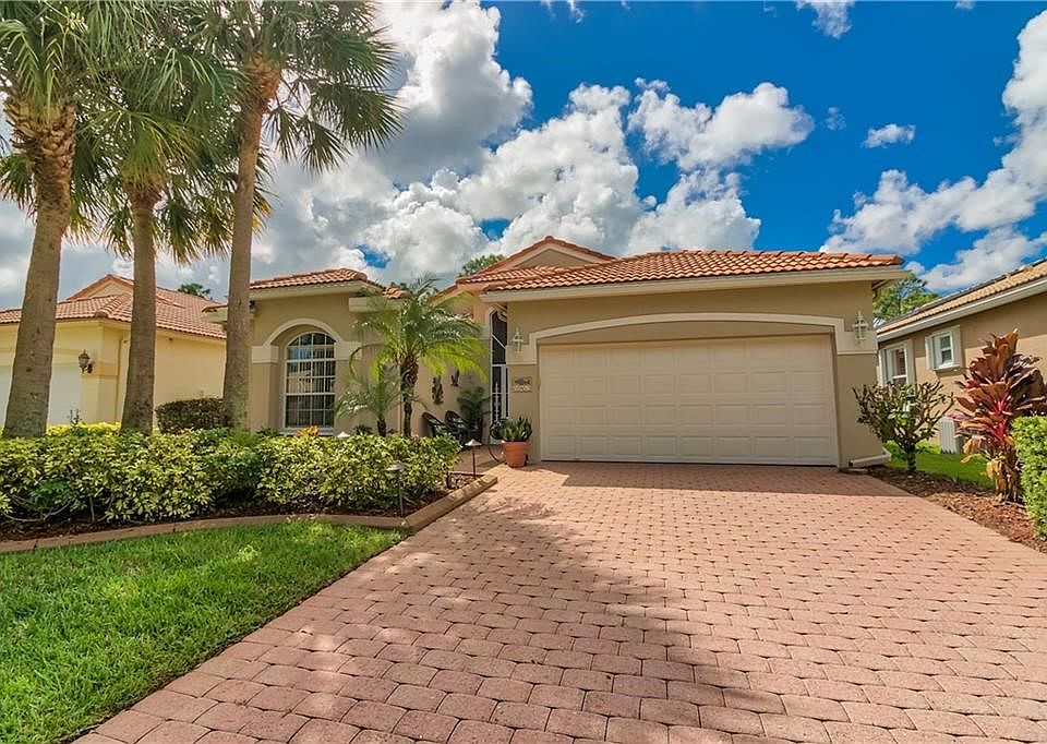 Beautiful mint-condition Summerfield pool home.  Lush landscaping. 1928 SF, 3/2/2