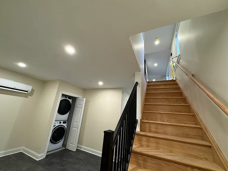 202 Center St #5 — Photo 15