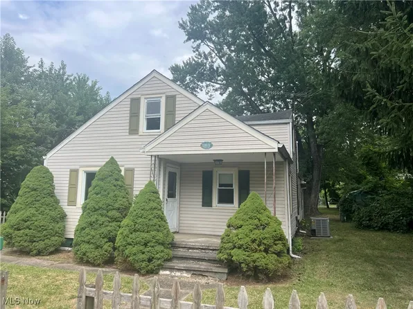 1463 4th St, Lakemore, OH 44250