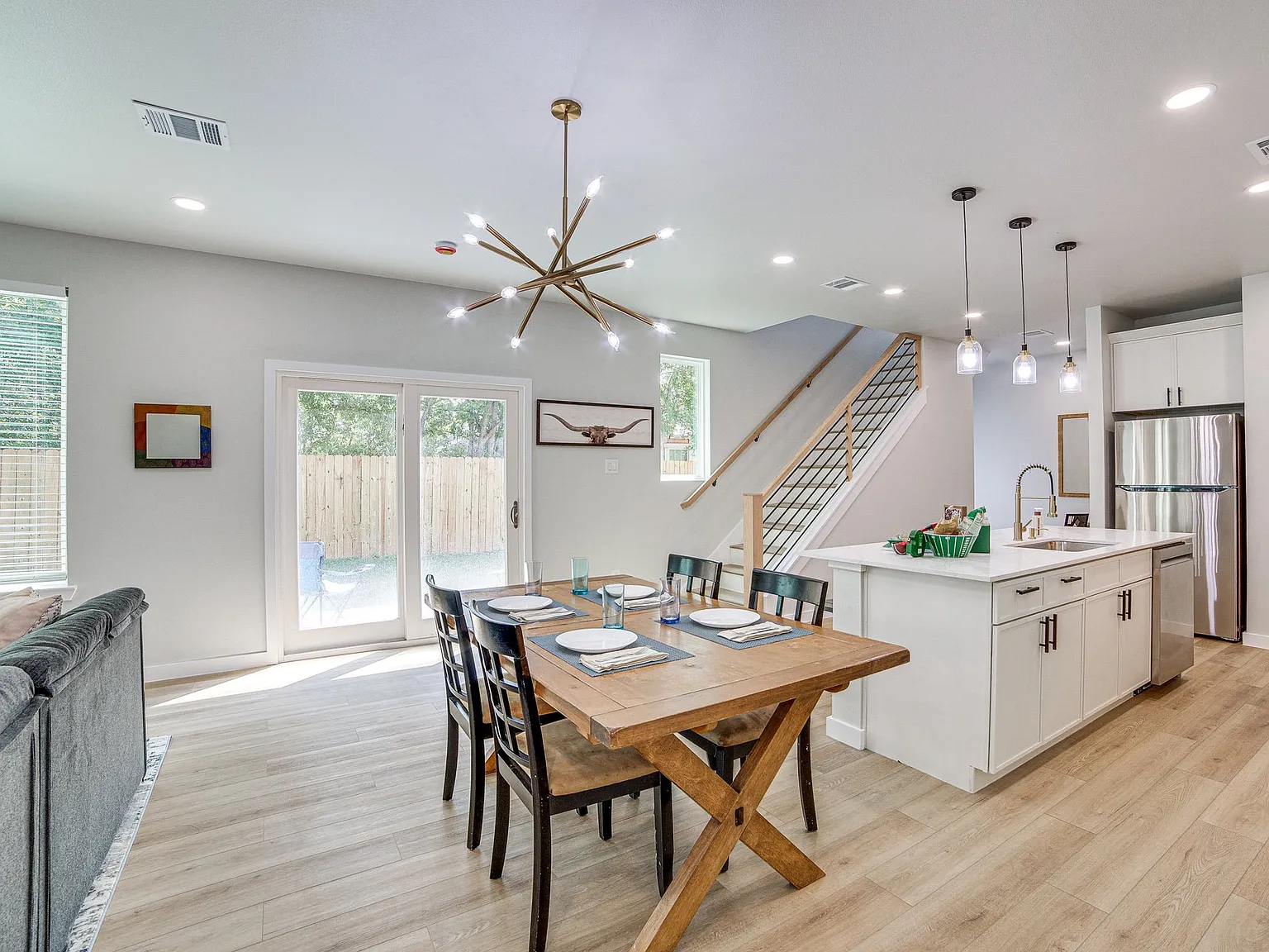 3 bed, 3.5 bath, 1742 sqft, $2,400 — Photo 4