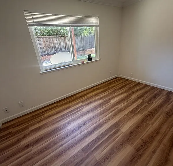 80 Avenida Espana — Photo 6