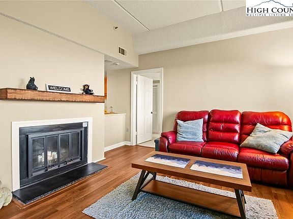 4th image of 303 Sugar Top Drive #2204