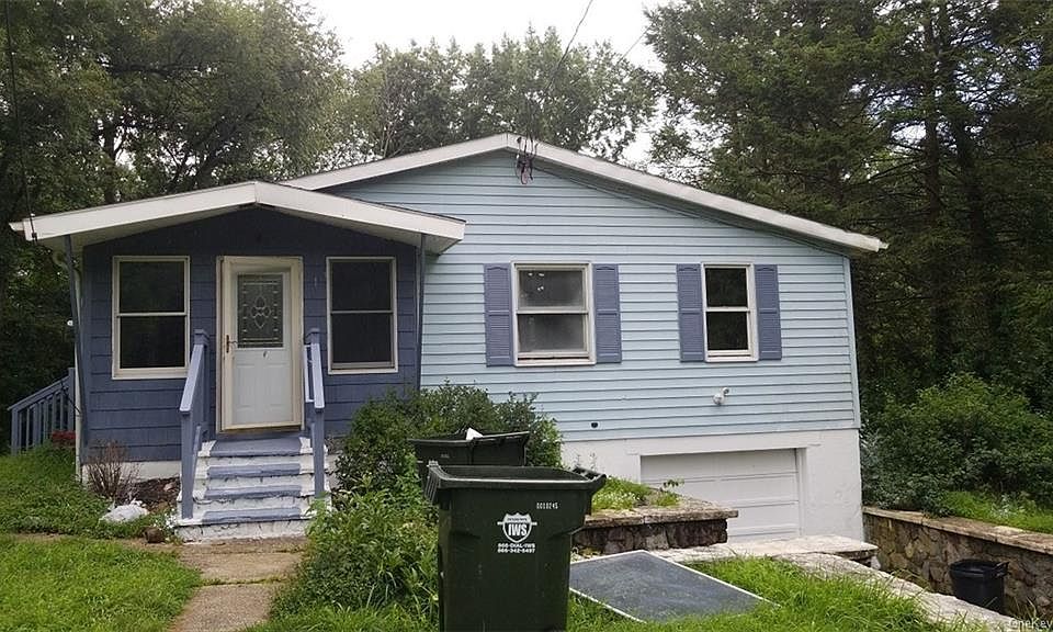 1st image of 6 Tappan Dr
