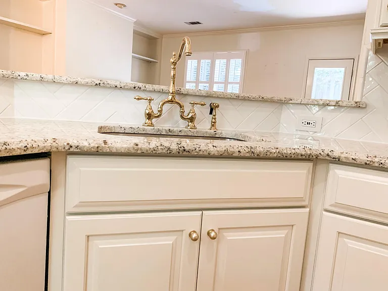 2519 Dilworth Heights Ln — Photo 4