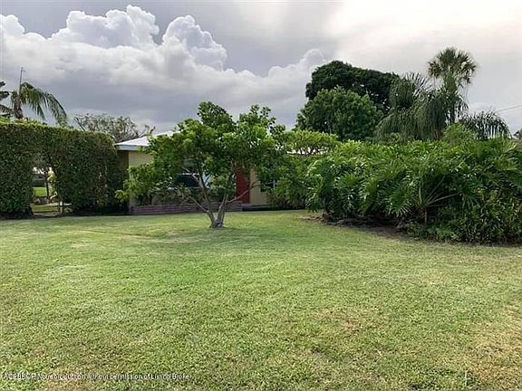 3rd image of 7223 Venetian Way