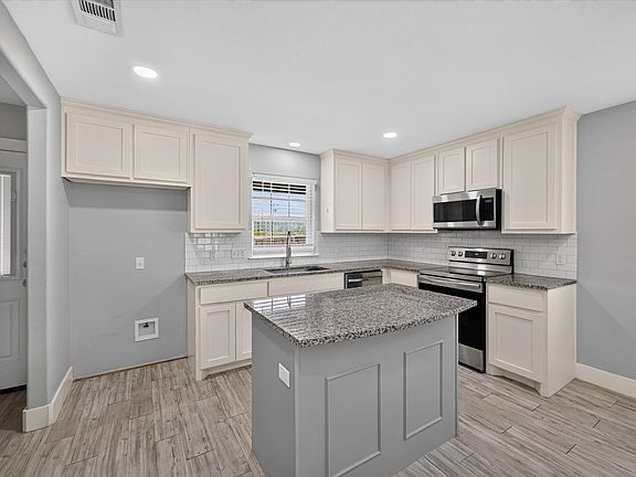 5th image of 430 W Morgan St