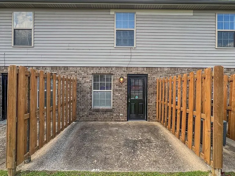 115 Ballygar St — Photo 22