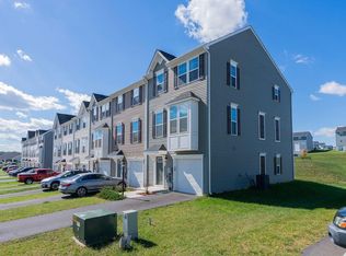 84 Dripping Spring Dr, Hedgesville, WV 25427