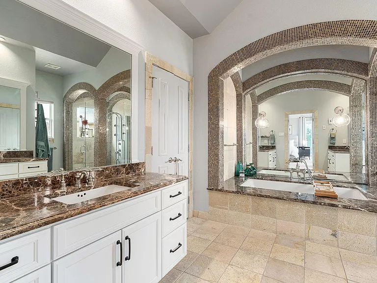 3rd floor primary bathroom